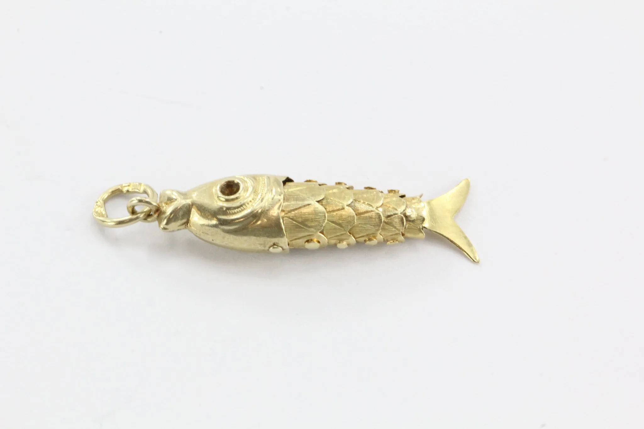 Vintage 18K Gold Reticulated Fish Charm