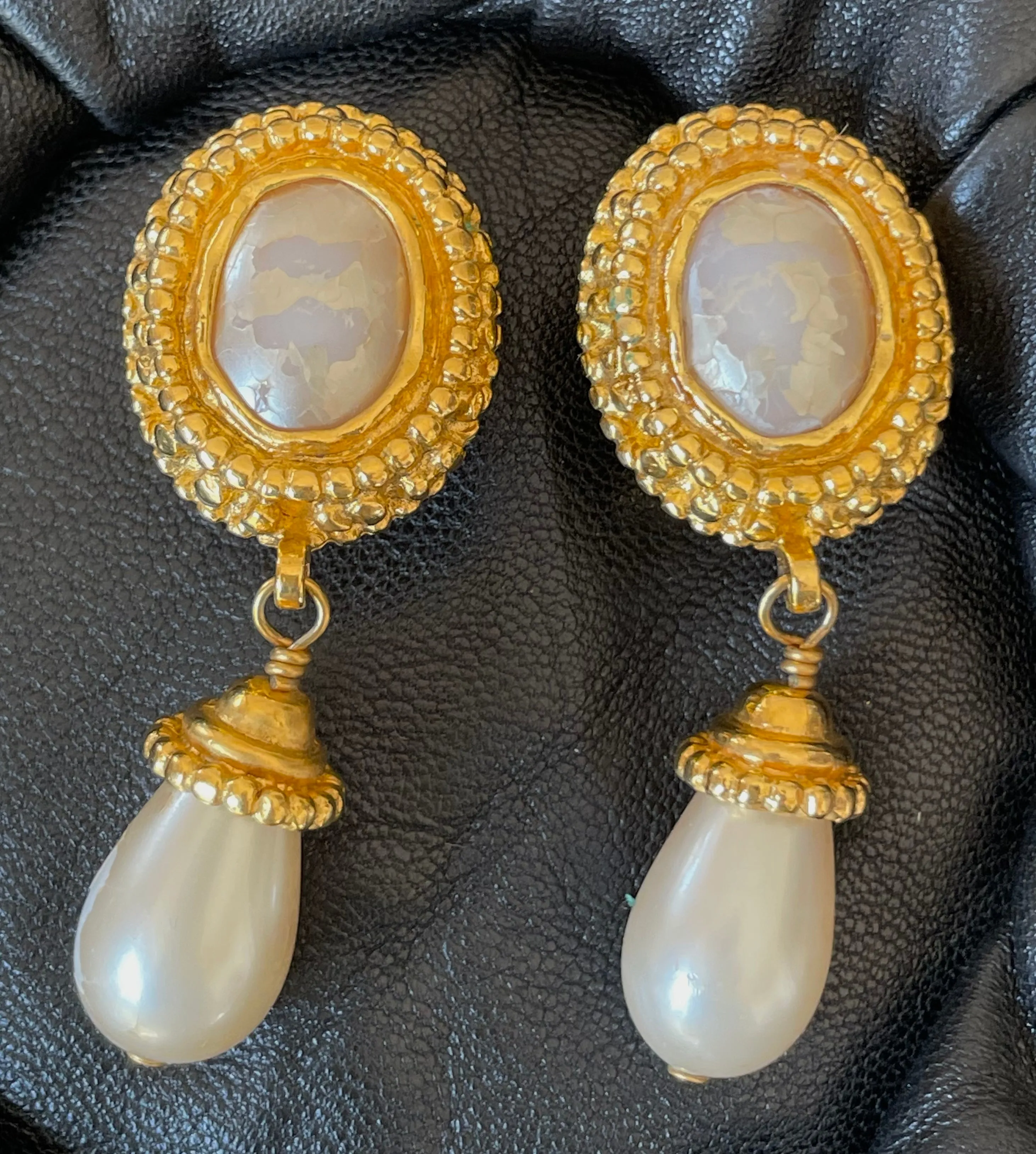 Vintage CHANEL oval shape and teardrop pearl dangle earrings with golden frames. Classic jewelry. 050113an2