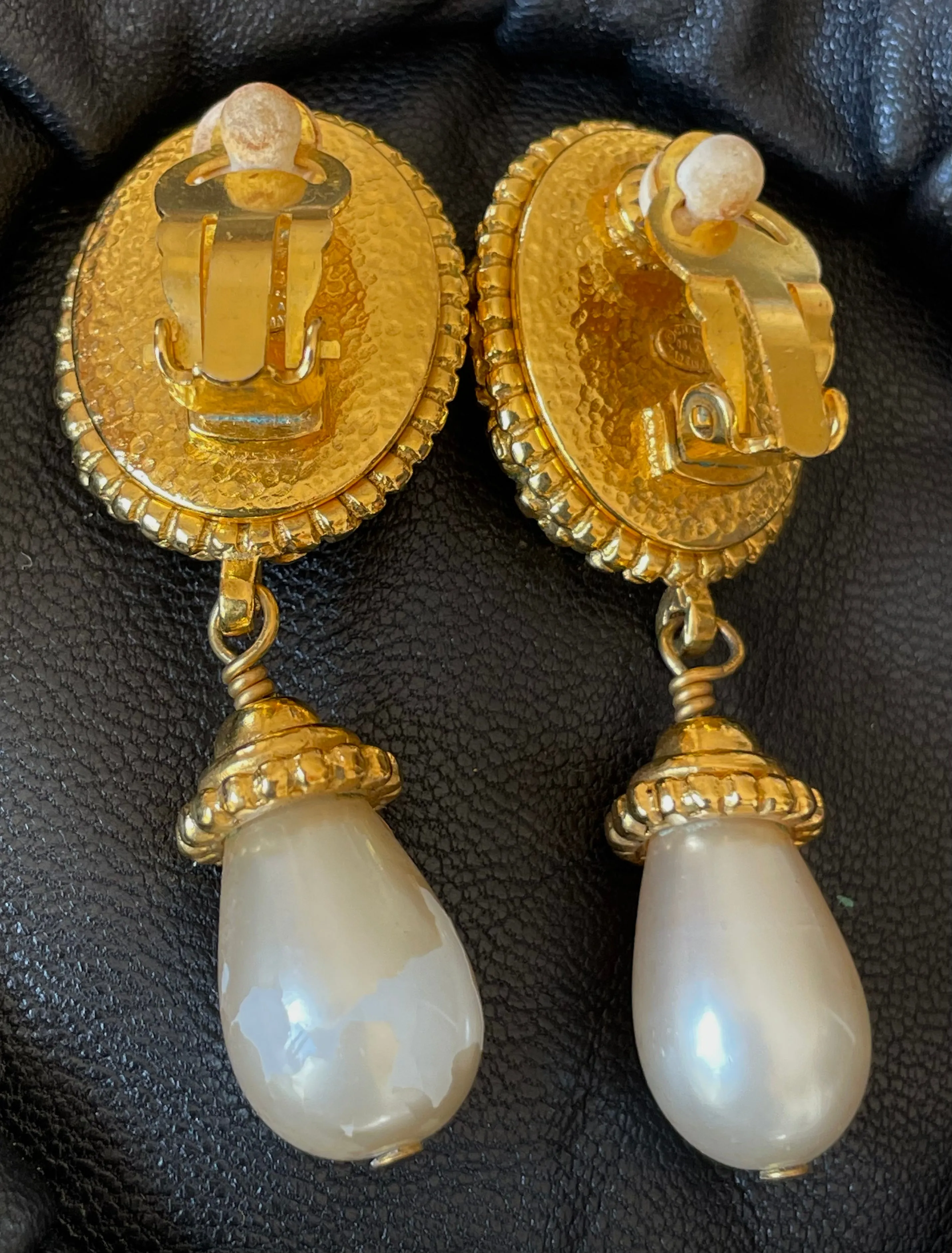 Vintage CHANEL oval shape and teardrop pearl dangle earrings with golden frames. Classic jewelry. 050113an2