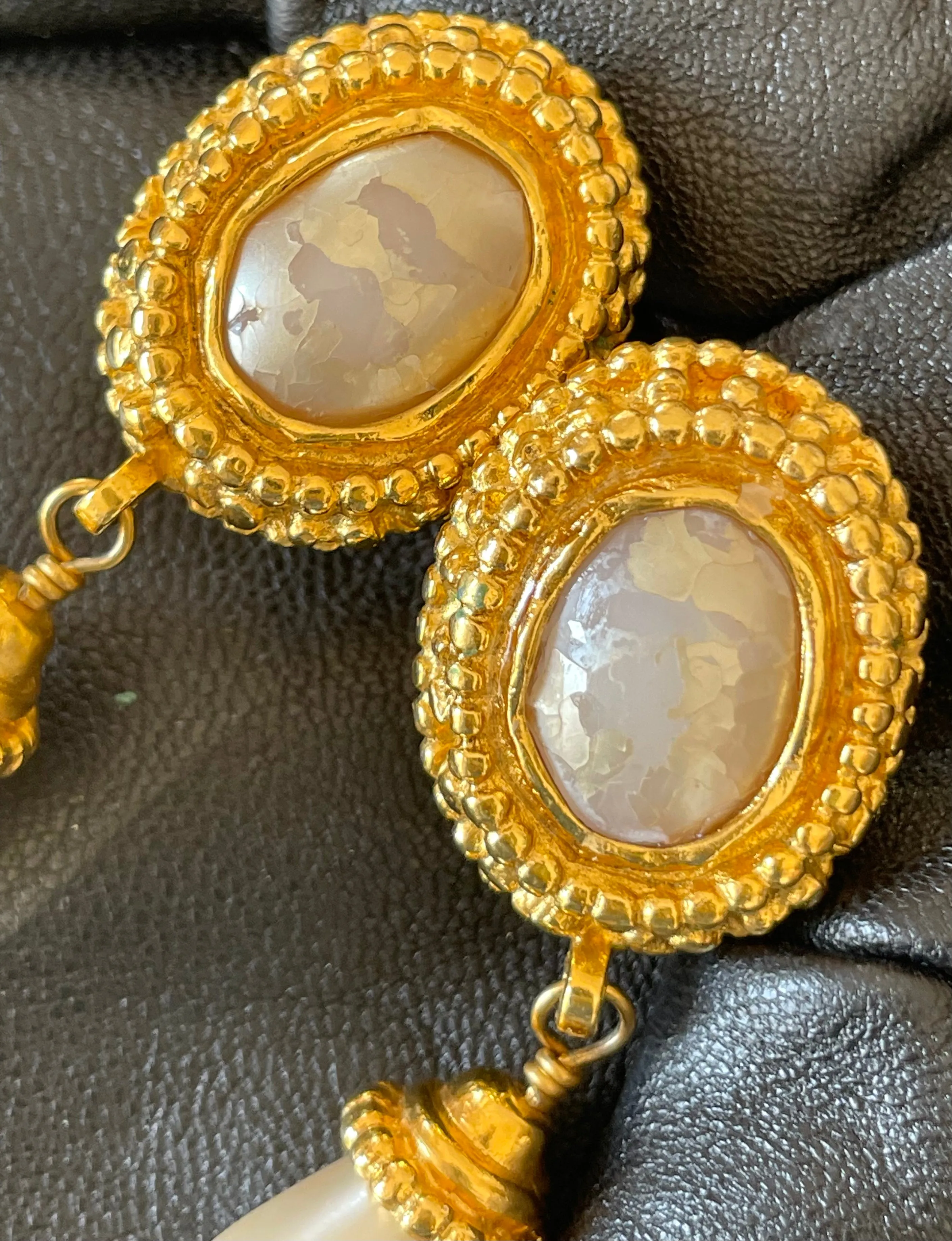 Vintage CHANEL oval shape and teardrop pearl dangle earrings with golden frames. Classic jewelry. 050113an2