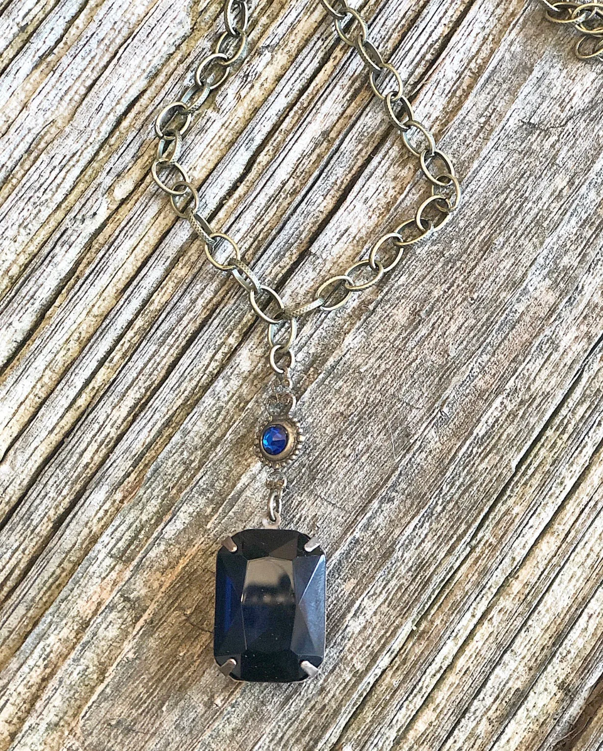 Vintage Style Crystal Pendant Necklace