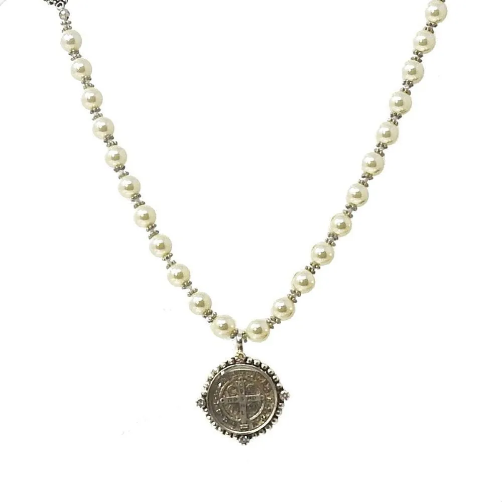Vivienne San Benito Pearl Choker