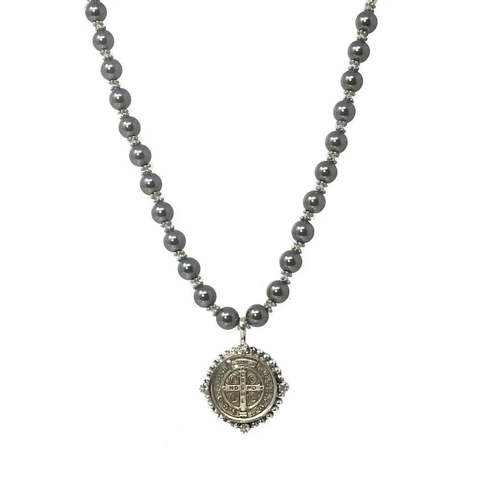 Vivienne San Benito Pearl Choker