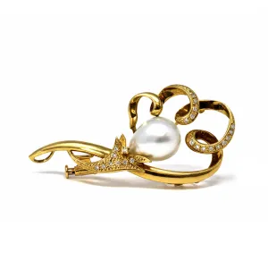 White South Sea Pearl and Diamond Brooch 18 Karat