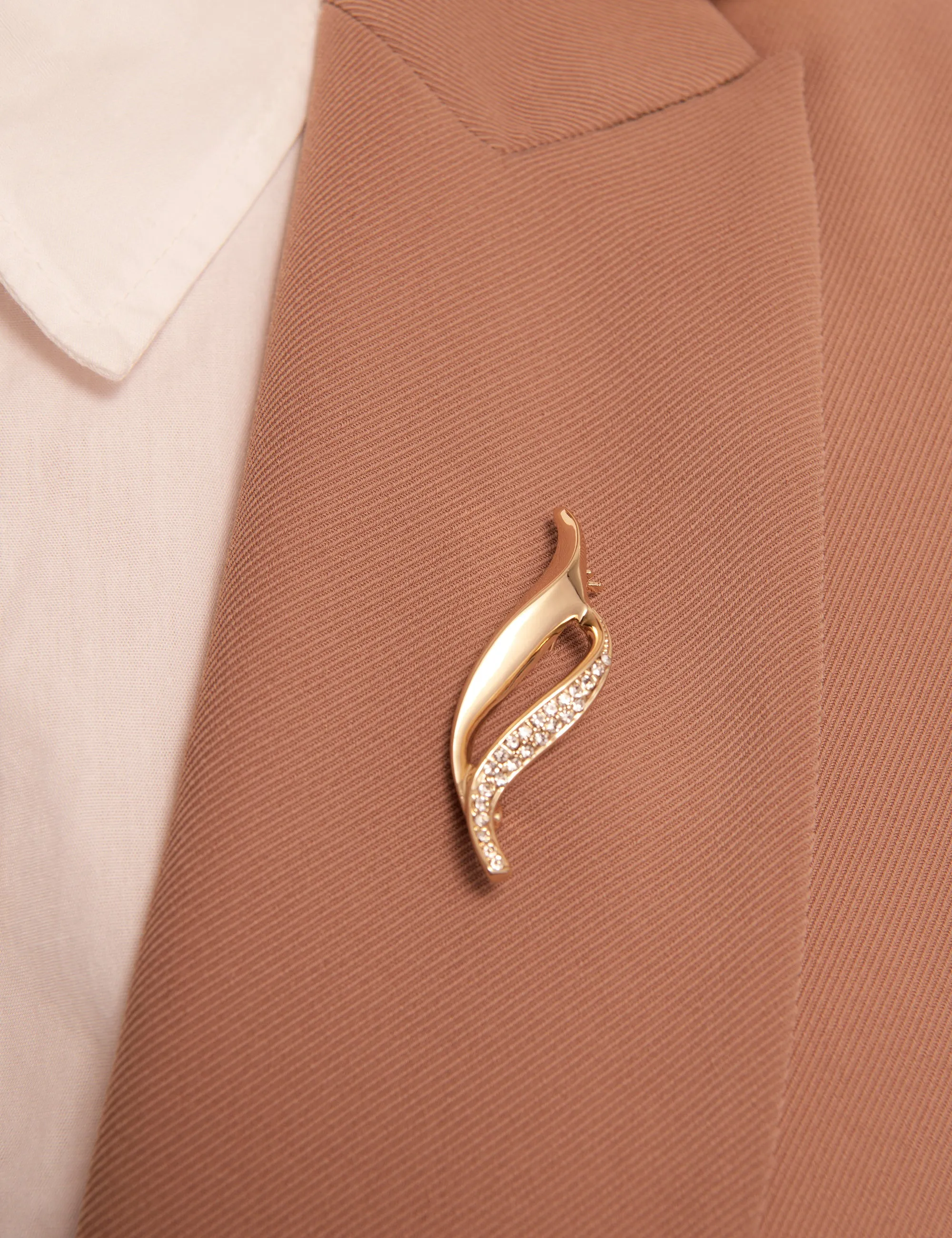 ZEPHYR BROOCH
